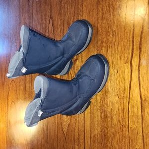 Lands' End navy snowboors. Youth 2M